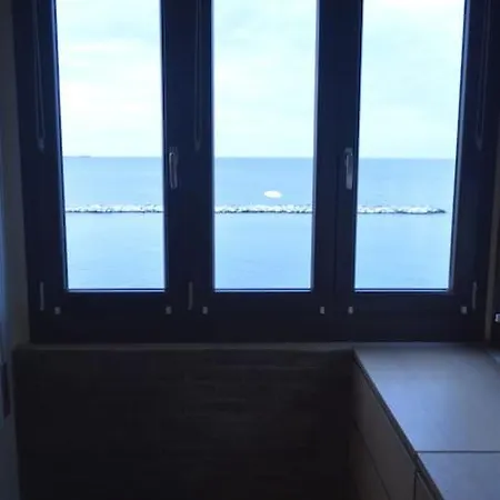Eclettico/lungomare E Centro Storico *